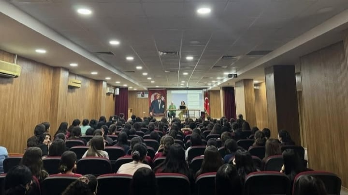 9. SINIF ÖĞRENCİLERİMİZE ALAN TANITIMLARI YAPILDI